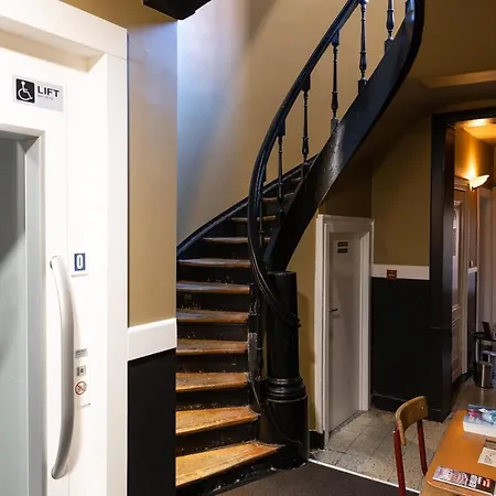 Hotel1875